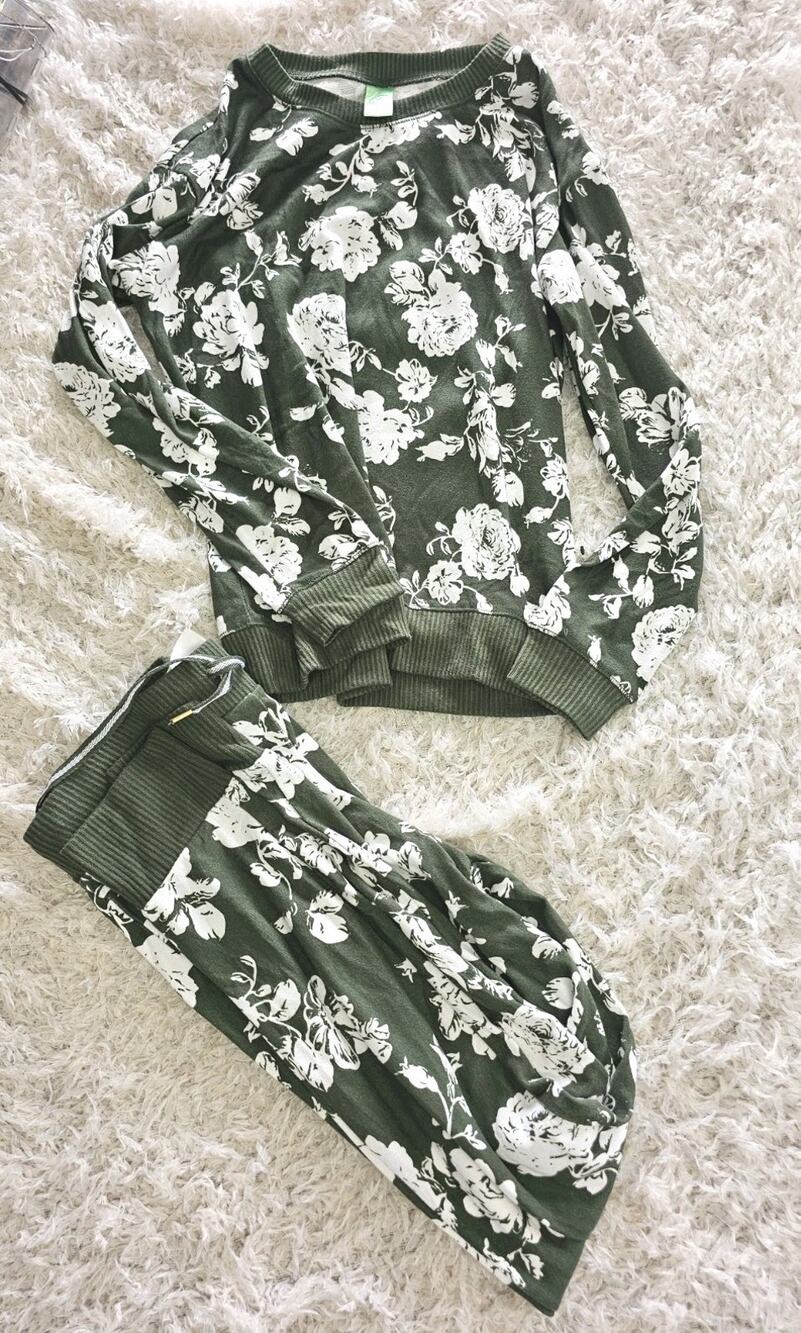 Honeydew Intimates Hacci Lounge Pajama Set 2 PC Joggers Sweatshirt Loungewear M